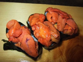 Uni (raw sea urchin)